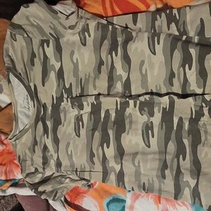 Arizona Jean company girl size 18 camouflage t shirt